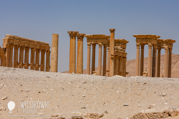 Widok na Tetrapylon. Palmyra 2008.